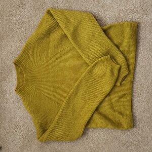 Banana Republic sweater, size small